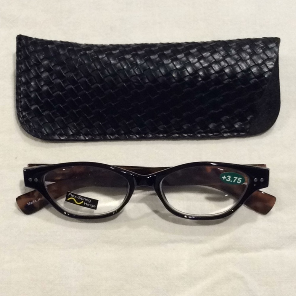 Black & Tortoise Reading Glasses & Case